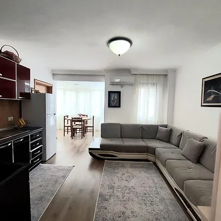 Holiday Apartment *